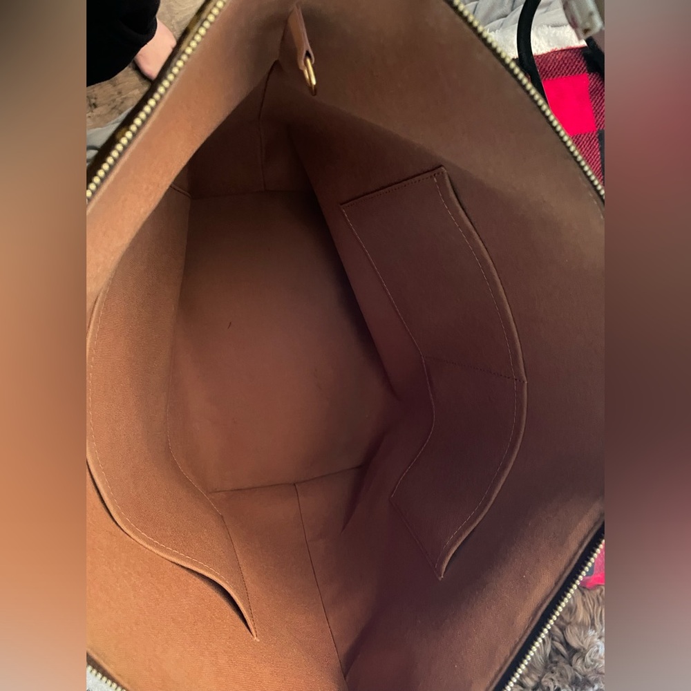 Authentic Louis Vuitton Totally GM - Picture 8 of 9